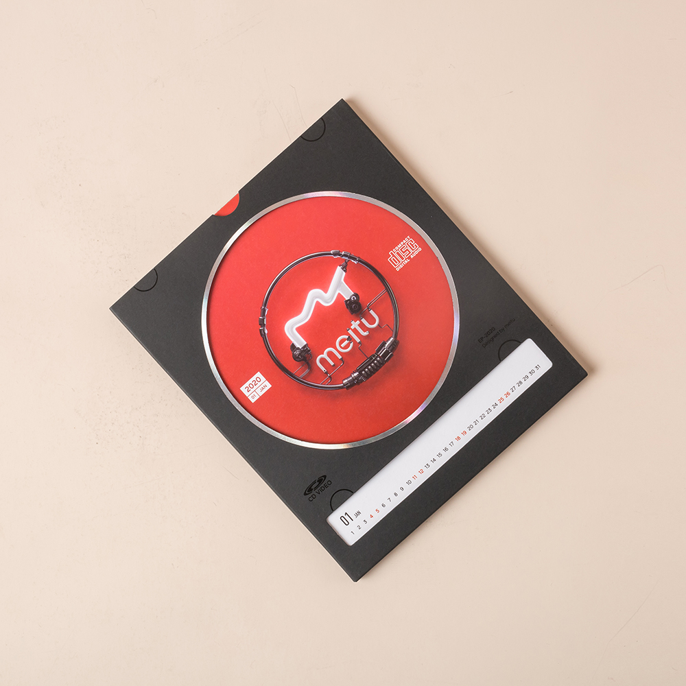 Fashion Design Paper Table Calendars